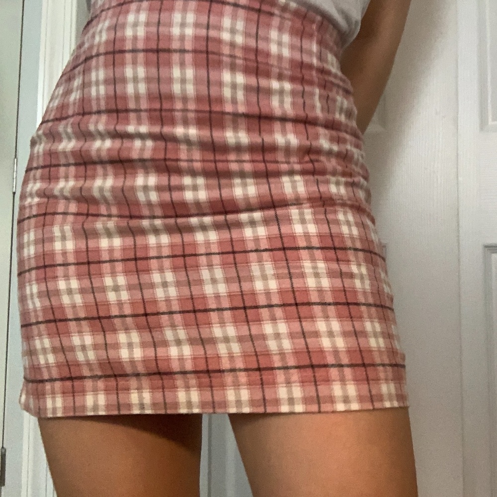 Pink pencil skirt